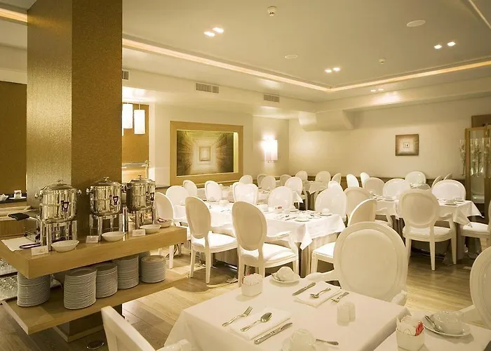 Real Parque Отель