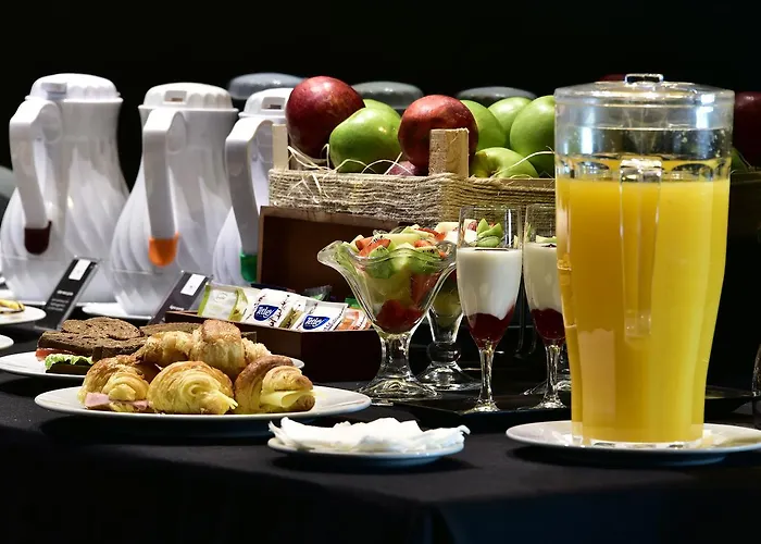 Отель Real Parque 4*