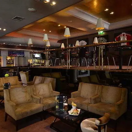 מלון Real Parque 4*