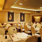 Hotell Real Parque 4*