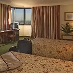 Hotell Real Parque 4*